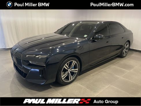 Used 2023 BMW 740i w/ Parking Assistance Package RWD image 1