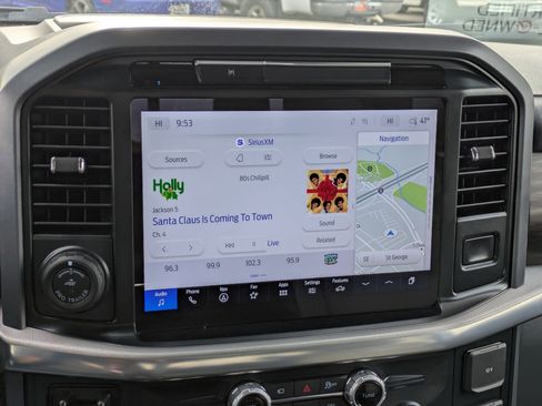 Used 2025 Ford F150 Lariat w/ Equipment Group 501A Mid image 21