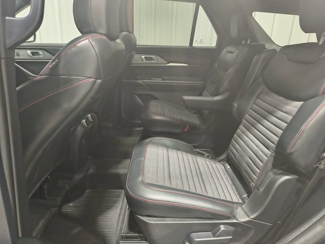 Certified 2025 Ford Explorer ST-Line w/ Premium Package AWD/4WD image 16