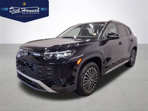 New 2025 Volkswagen Tiguan S image 1