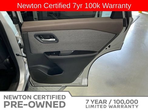 Used 2023 Nissan Rogue SV FWD image 37