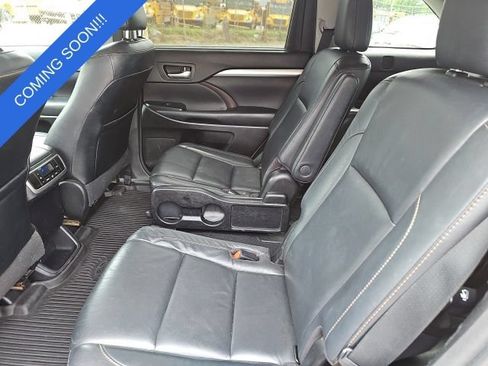 Used 2017 Toyota Highlander XLE AWD/4WD image 14