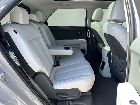 New 2025 Hyundai Ioniq 5 Limited image 23