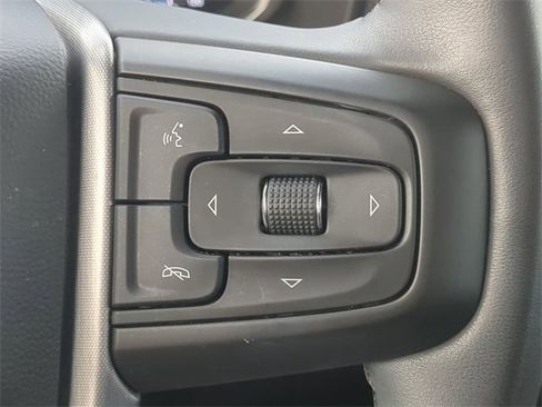 Used 2024 GMC Yukon SLE w/ Gmc Pro Safety Plus Package image 32