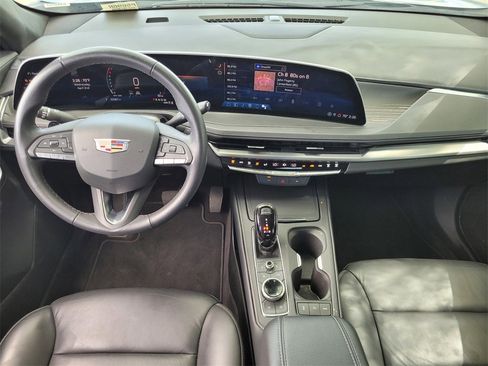 Used 2024 Cadillac XT4 Premium Luxury image 8