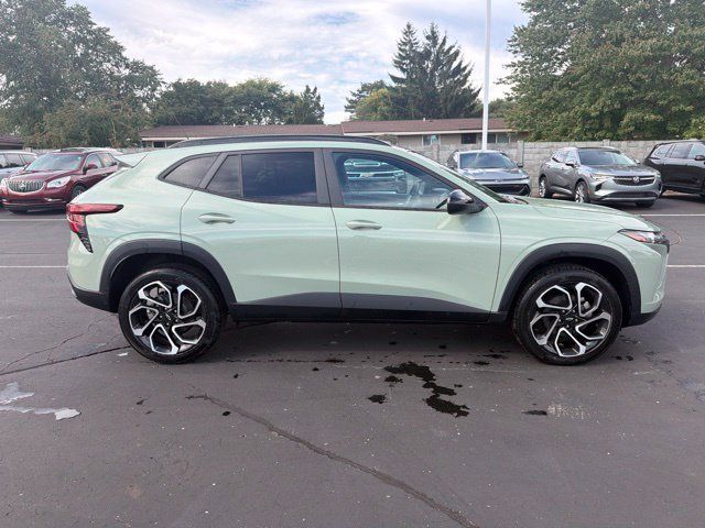 Used 2024 Chevrolet Trax RS w/ Driver Confidence Package FWD image 5