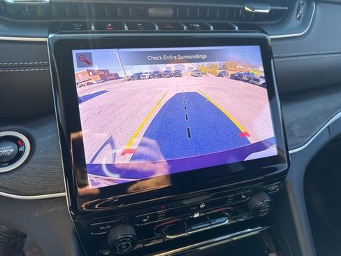 New 2025 Jeep Grand Cherokee L Limited w/ Trailer Tow Package image 19