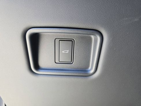 New 2026 Land Rover Range Rover SE image 27