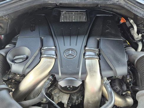 Used 2016 Mercedes-Benz GL 550 4MATIC image 21