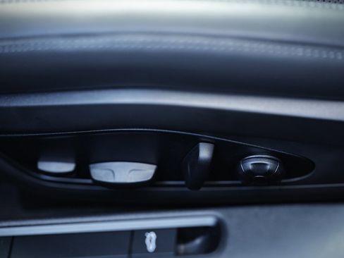 Certified 2025 Porsche 911 Carrera GTS image 29