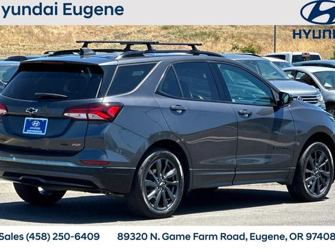 Used 2023 Chevrolet Equinox RS AWD/4WD image 3