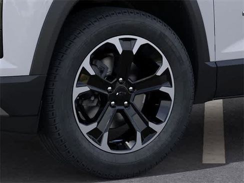 New 2025 Chevrolet Equinox LT image 9