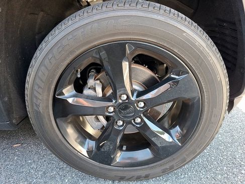 Used 2023 Jeep Grand Cherokee Altitude AWD/4WD image 8
