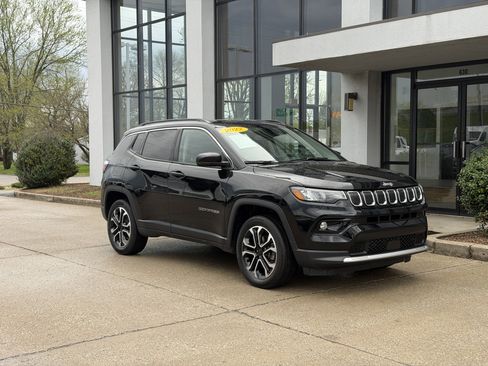 Used 2022 Jeep Compass Limited AWD/4WD image 2