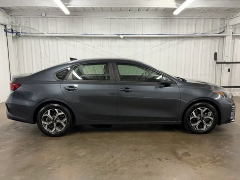 Used 2019 Kia Forte LXS FWD image 3
