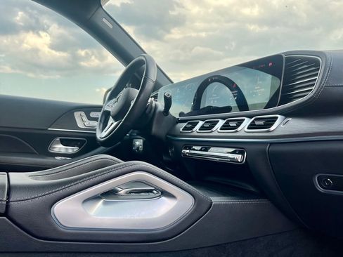 Certified 2022 Mercedes-Benz GLS 450 4MATIC image 11