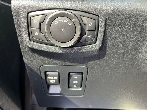 Used 2016 Ford F150 XLT w/ Equipment Group 302A Luxury AWD/4WD image 11