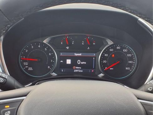 Used 2023 Chevrolet Equinox Premier image 16