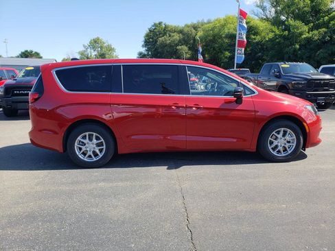 New 2026 Chrysler Voyager LX image 9