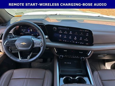 Used 2025 Chevrolet Tahoe High Country image 13