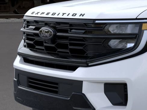 New 2026 Ford Expedition Max Platinum image 17