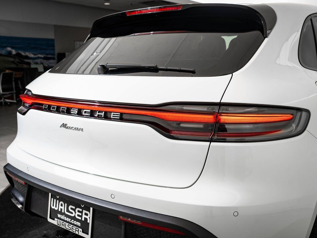 Certified 2026 Porsche Macan AWD/4WD image 16