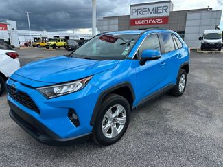 Used 2021 Toyota RAV4 XLE w/ Convenience Package FWD video 1