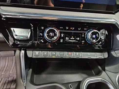 Used 2024 GMC Sierra 2500 Denali w/ Technology Package image 19