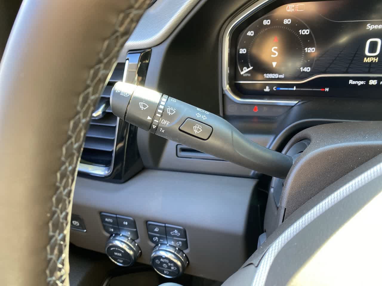 Used 2025 GMC Sierra 1500 Denali w/ Denali Carbonpro Edition AWD/4WD image 22