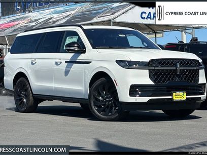 New 2025 Lincoln Navigator L Reserve w/ Jet Appearance Package