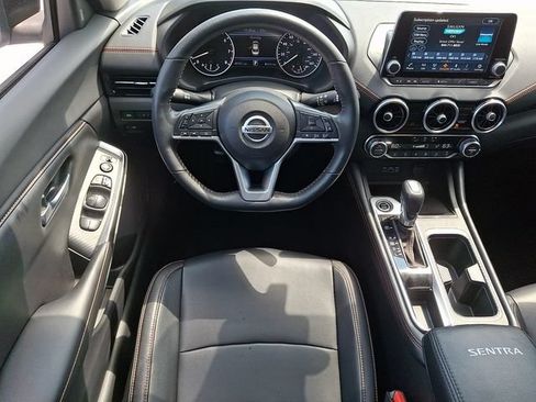 Used 2022 Nissan Sentra SR w/ SR Premium Package FWD image 12