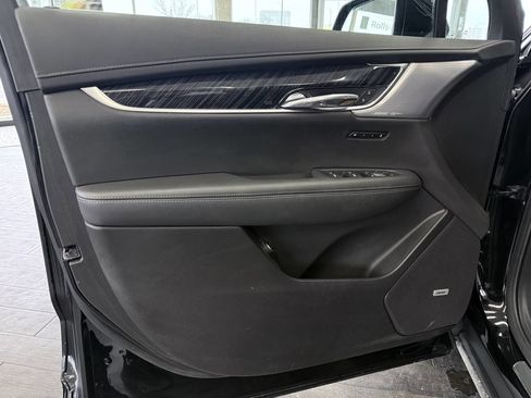 Used 2023 Cadillac XT6 Premium Luxury image 25