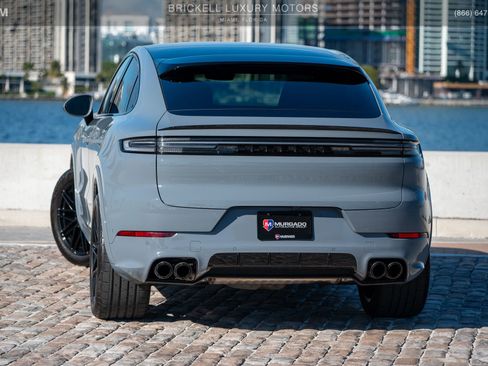 Used 2024 Porsche Cayenne S image 3