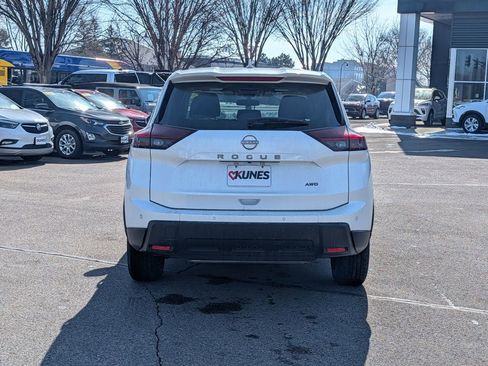 Used 2025 Nissan Rogue SV AWD/4WD image 6