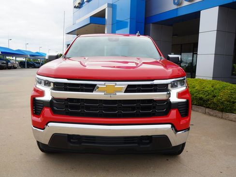 Used 2023 Chevrolet Silverado 1500 LT AWD/4WD image 3