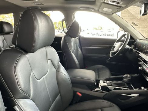 Used 2023 Kia Telluride EX w/ EX Captain's Chair Package FWD image 26