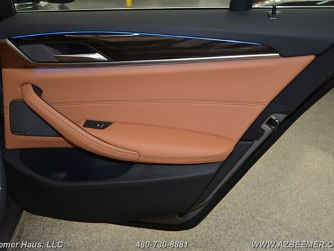 Used 2022 BMW 530e w/ Premium Package image 42