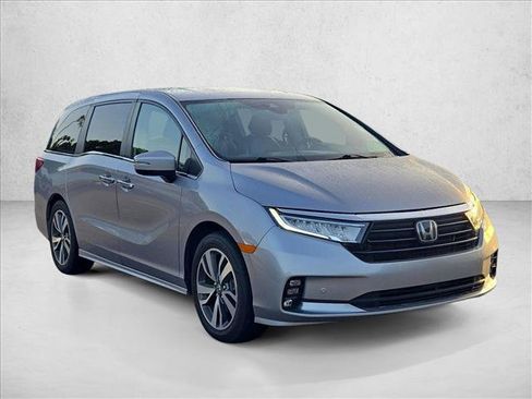 Used 2022 Honda Odyssey Touring image 3