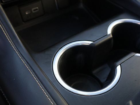 Used 2022 GMC Yukon SLT w/ SLT Premium Package image 39