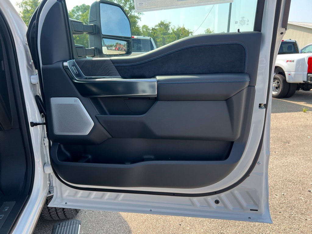 New 2025 Ford F250 Platinum AWD/4WD image 22