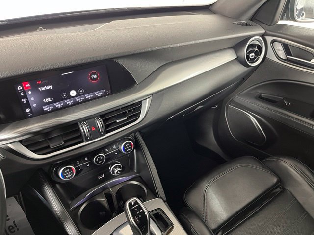 Used 2023 Alfa Romeo Stelvio Veloce AWD/4WD image 38