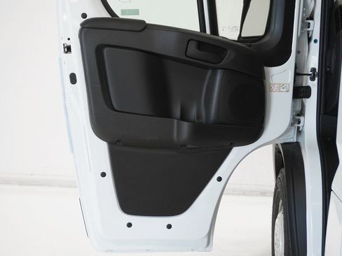 Used 2025 RAM ProMaster 1500 w/ Convenience Group image 18