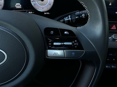 Used 2025 Hyundai Elantra SEL image 37