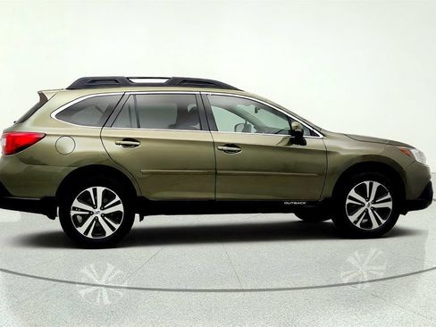 Used 2018 Subaru Outback 2.5i Limited AWD/4WD image 4