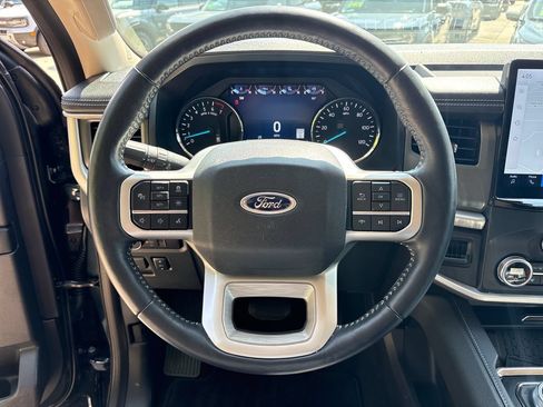Used 2023 Ford Expedition XLT RWD image 17