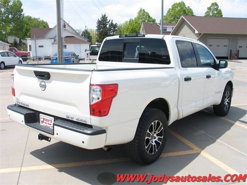 Used 2024 Nissan Titan SV AWD/4WD image 37