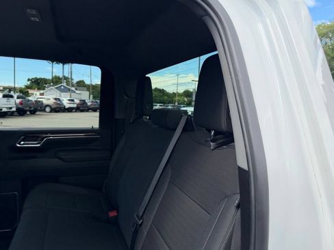 Used 2025 Chevrolet Silverado 2500 LT w/ Convenience Package AWD/4WD image 8
