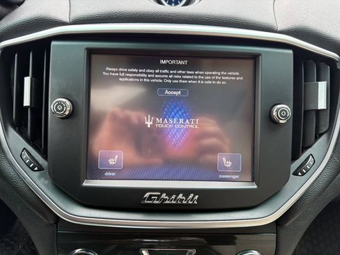 Used 2015 Maserati Ghibli S Q4 AWD/4WD image 27