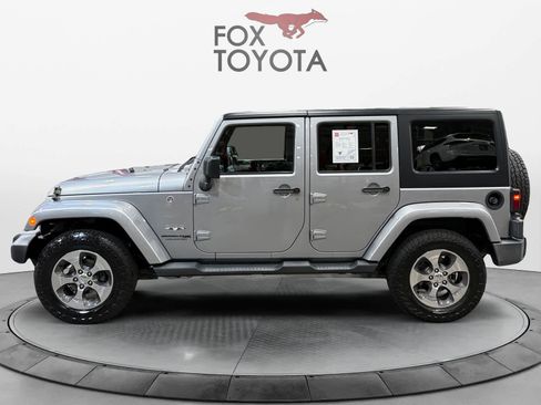 Used 2018 Jeep Wrangler Unlimited Sahara w/ Connectivity Group image 3
