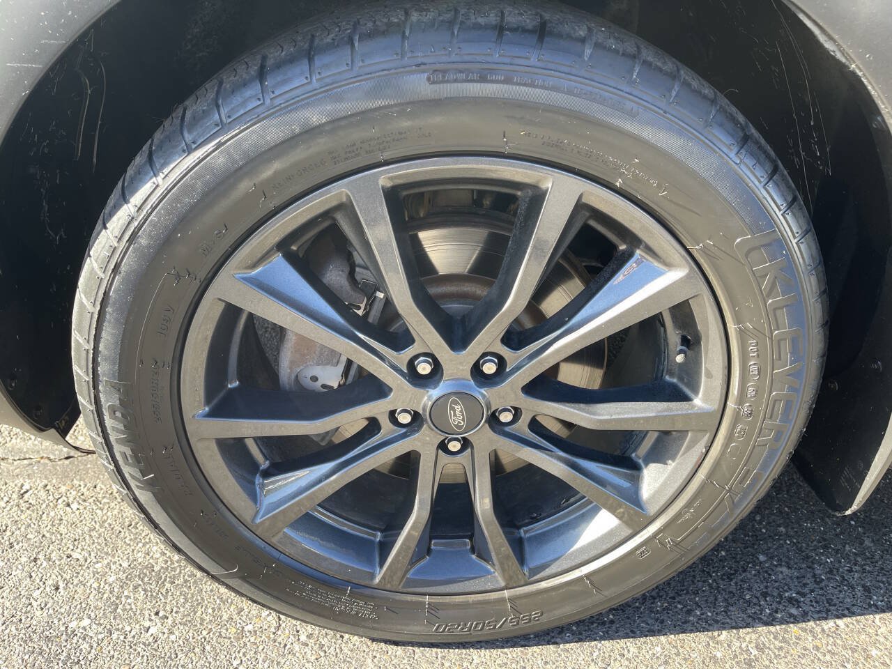 Used 2019 Ford Explorer XLT w/ Equipment Group 202A AWD/4WD image 16